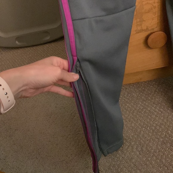 Adidas track pants - Picture 6 of 7